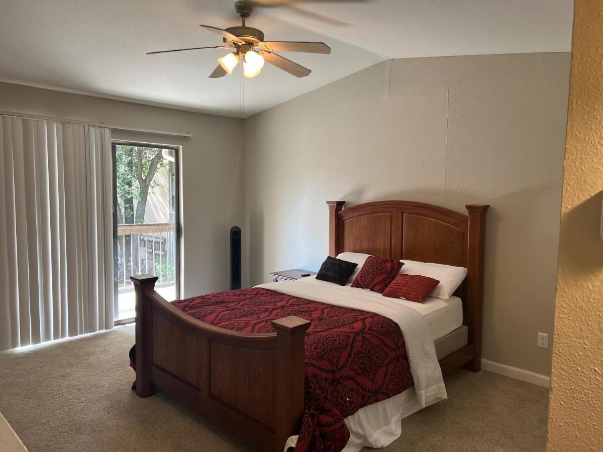 Lovely 1-Bedroom Townhome With Nice Amenities Houston Exterior photo